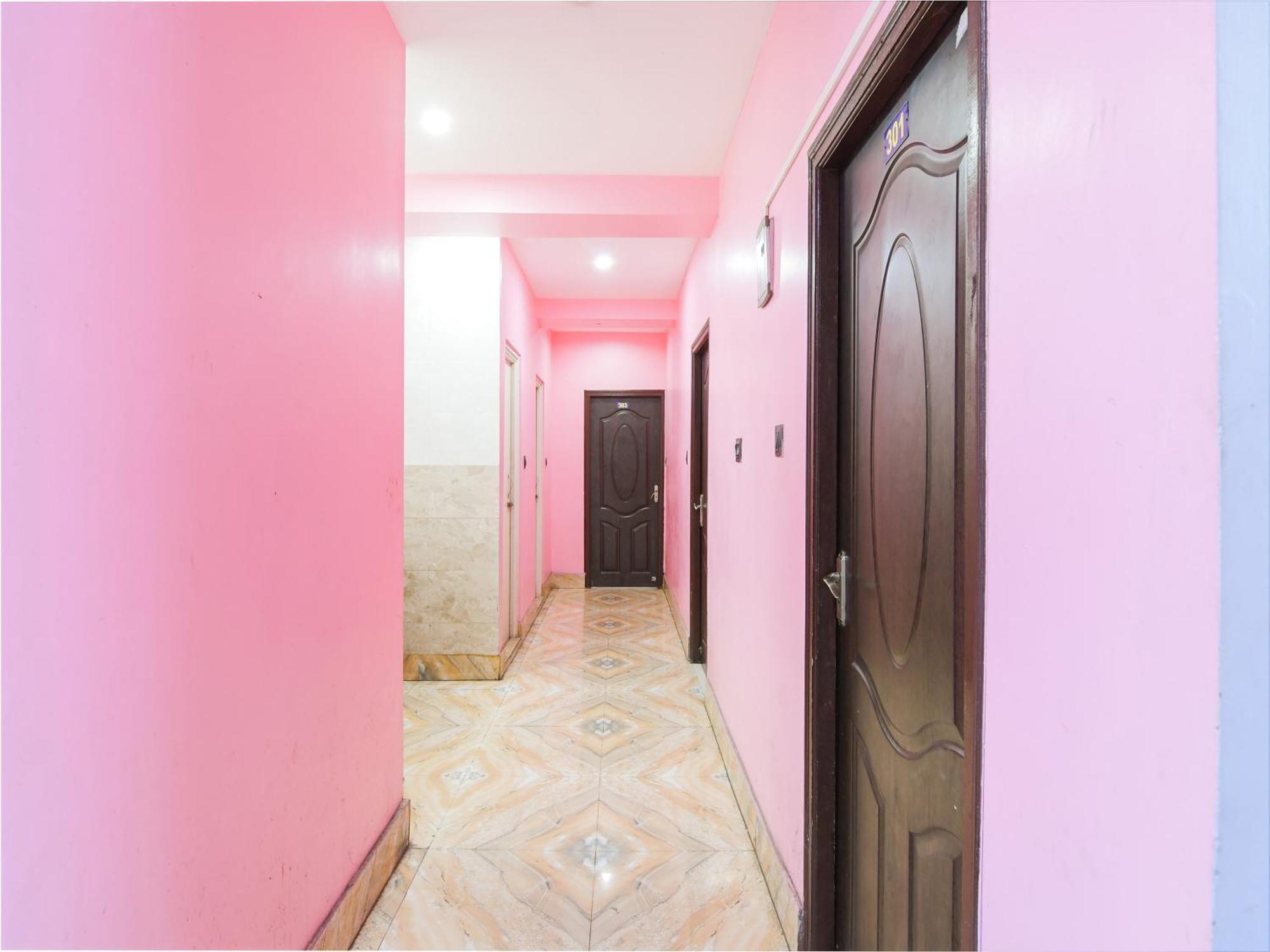 Oyo Flagship Hotel Red Velvet Hugli-Chinsurah Eksteriør billede